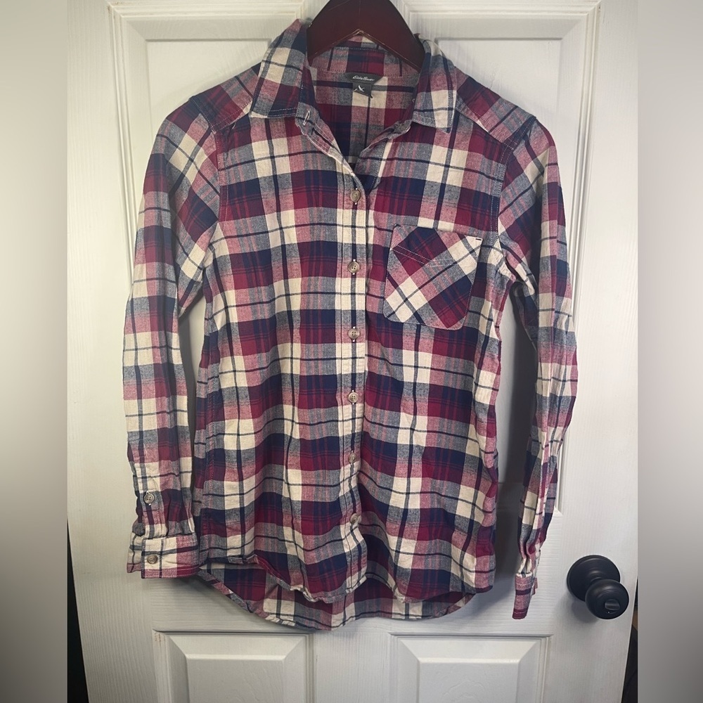 Eddie Bauer long sleeve buttons flannel.